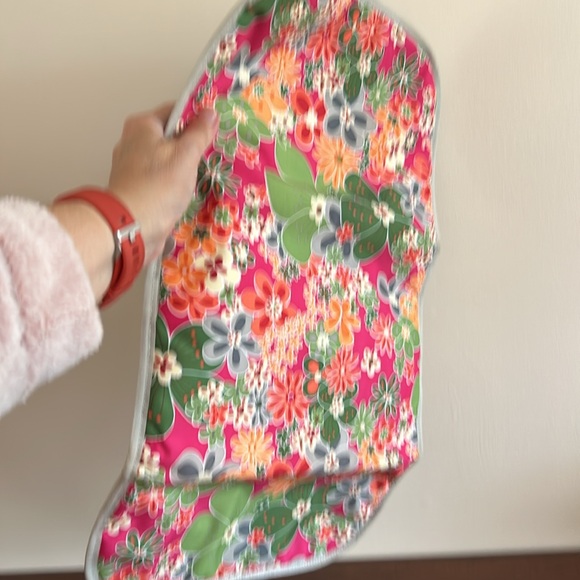 Beautiful diaper bag, floral medley design - Picture 6 of 14